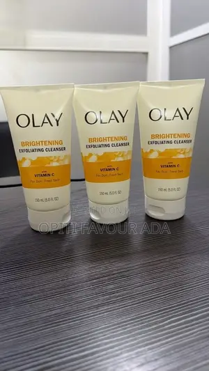 Olay Brightening Exfoliating Cleanser Vitamin C