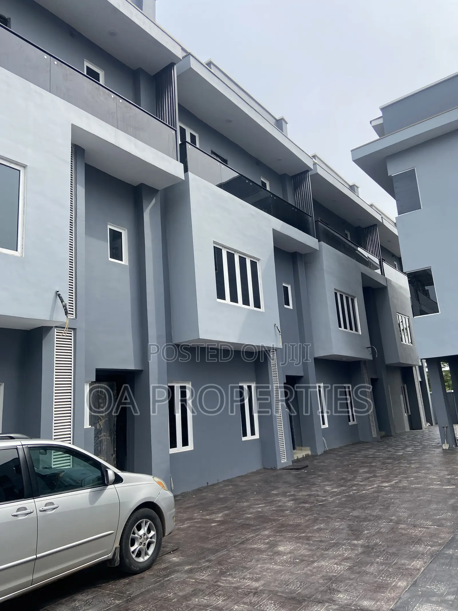 4bdrm Townhouse / Terrace in Old Bodija Estate, for rent