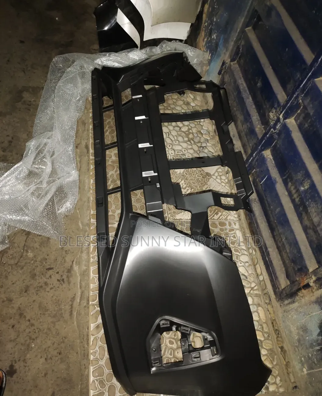 Front Bumper Nissan Kick