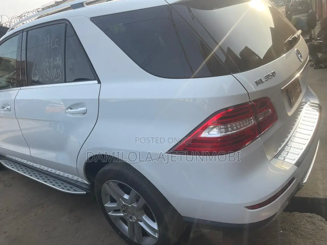Mercedes-Benz M Class ML350 4dr SUV (3.5L 6cyl 7A) 2015 White