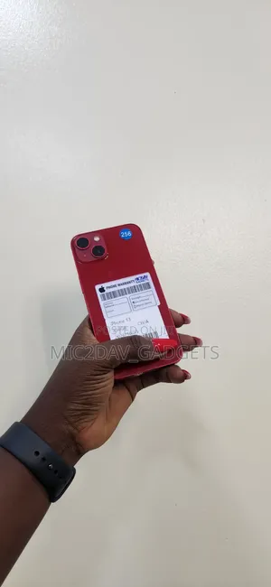 Apple iPhone 13 256 GB Red