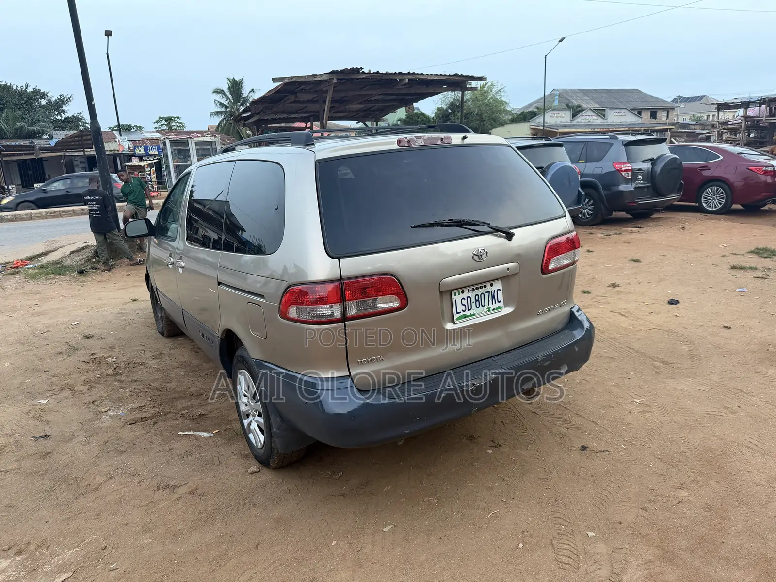 Toyota Sienna LE 2002 Gold