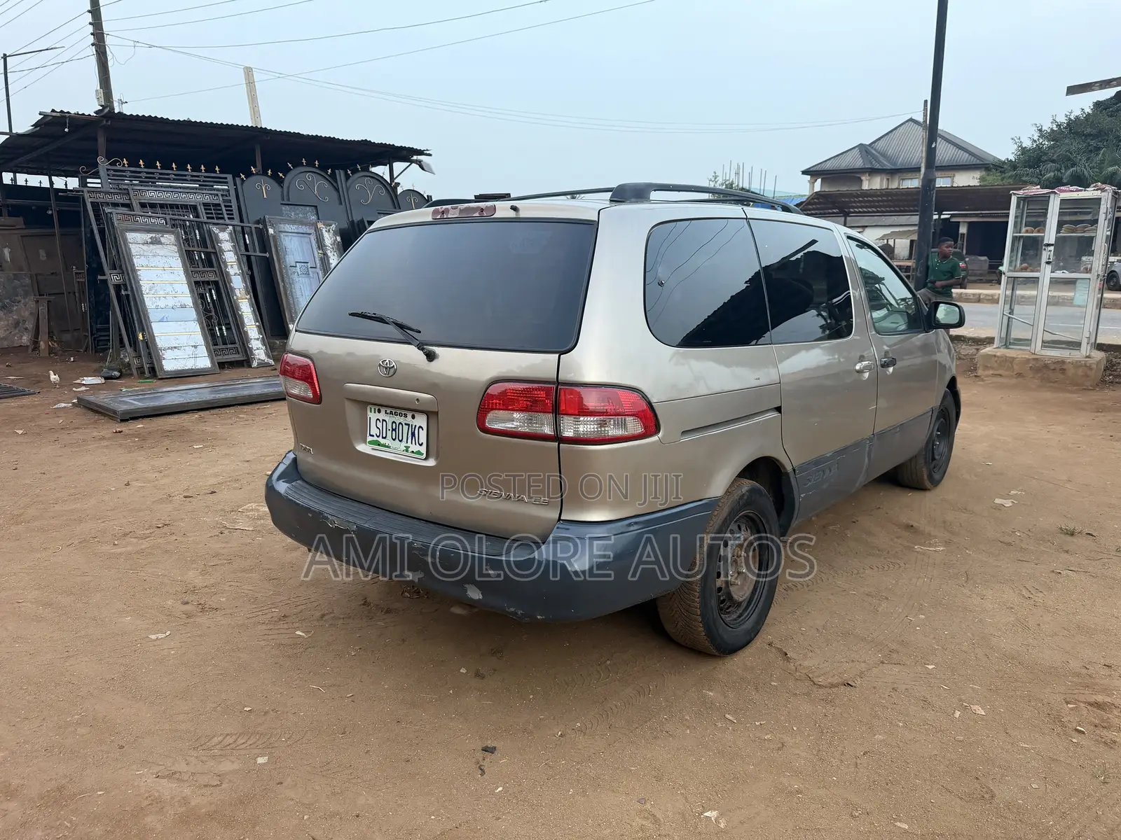 Toyota Sienna LE 2002 Gold