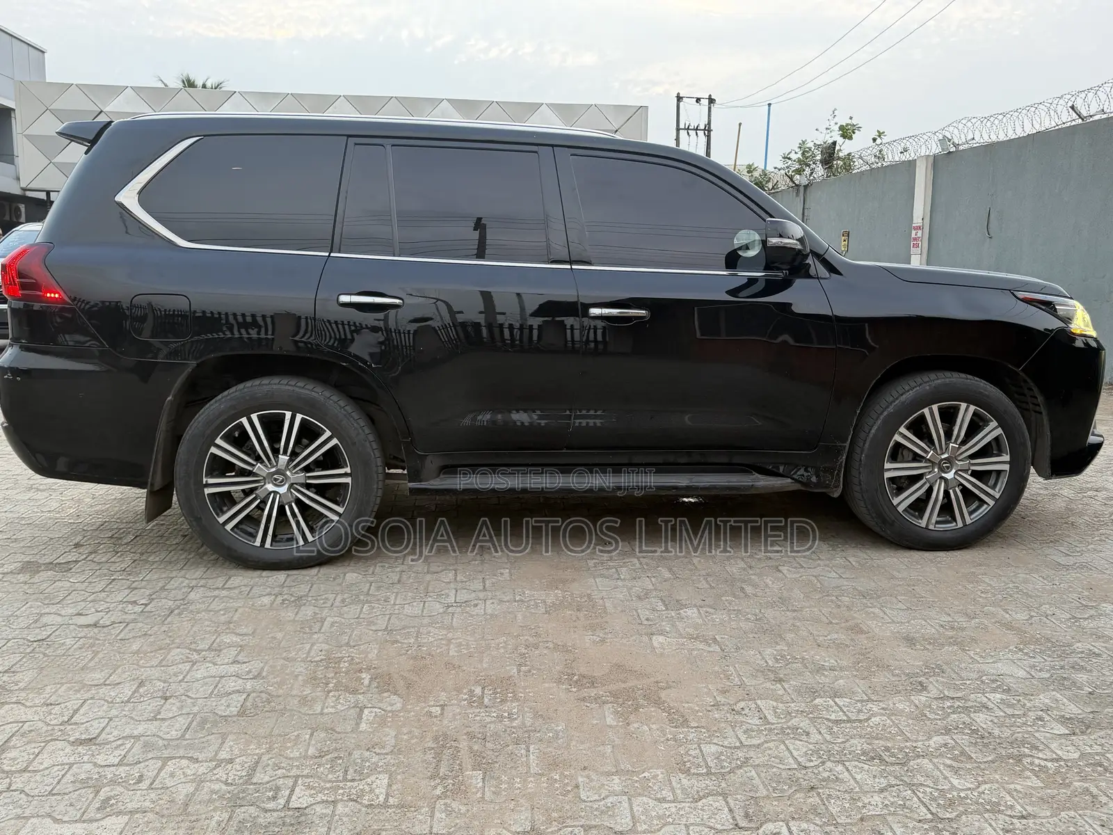 Lexus LX 570 AWD 2019 Black