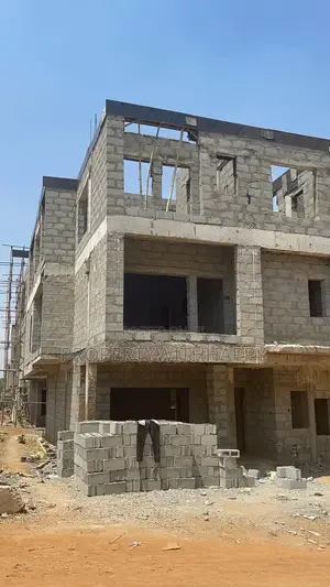 3bdrm Apartment in Durumi Phase 3 for Sale