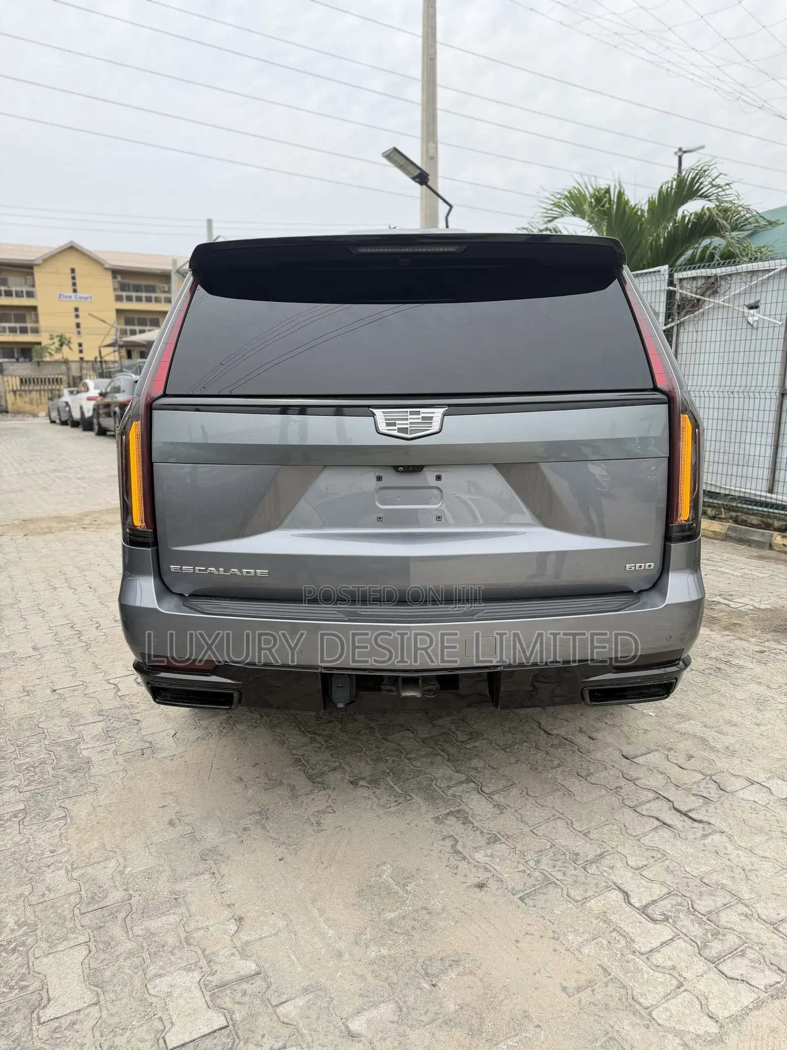 Cadillac Escalade Premium Luxury Platinum 4WD 2024 Gray