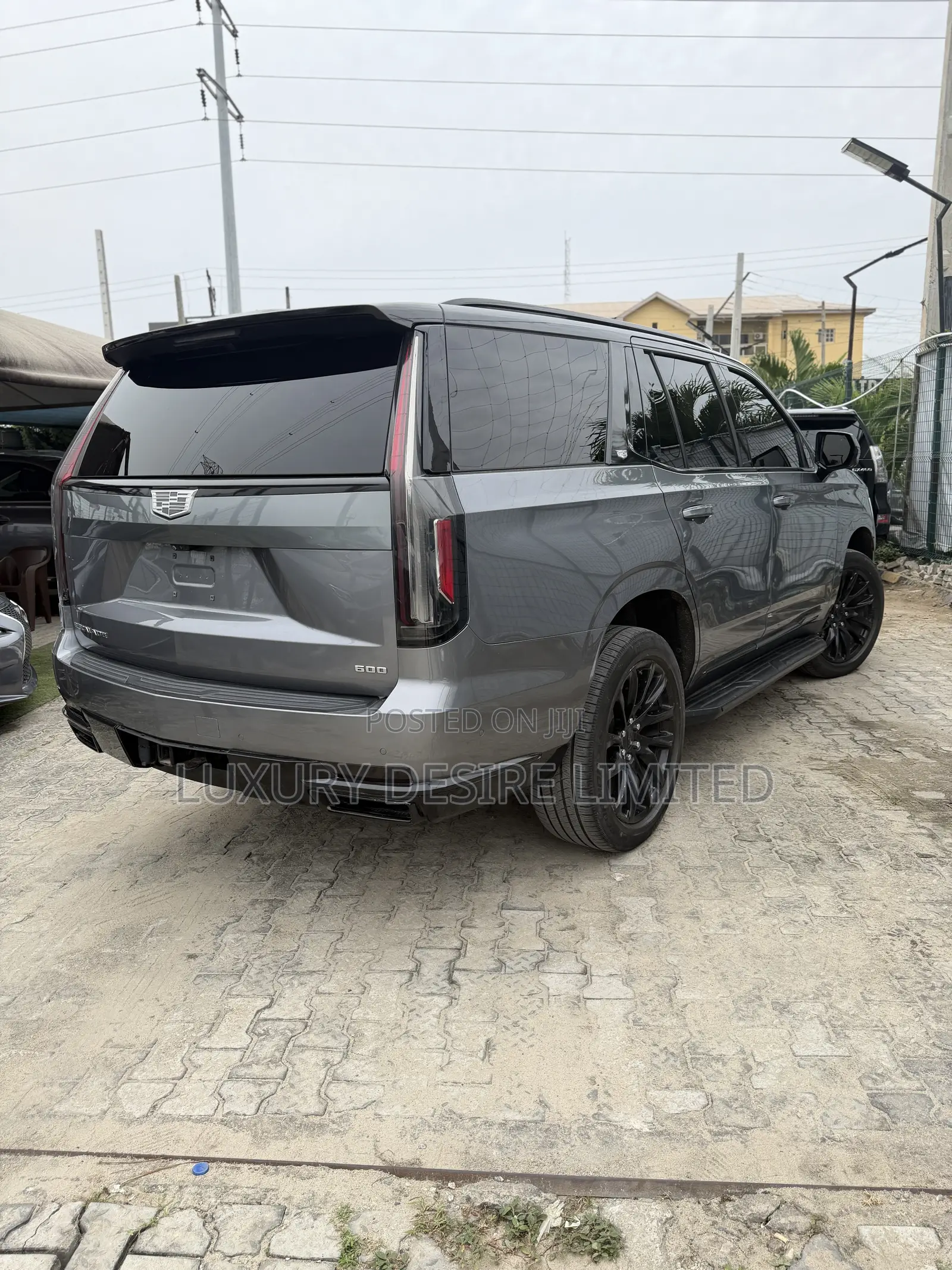 Cadillac Escalade Premium Luxury Platinum 4WD 2024 Gray