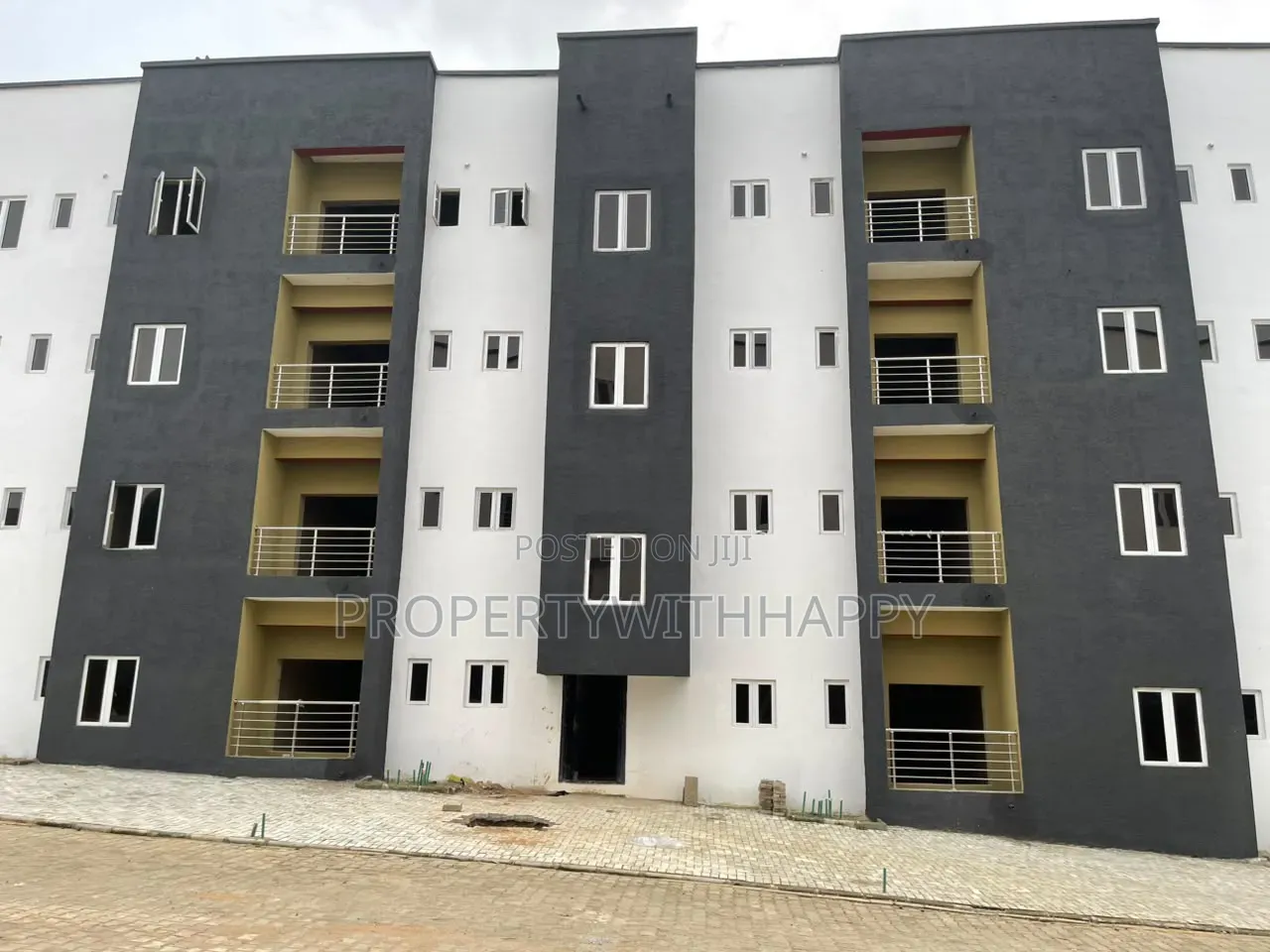 3bdrm Block of Flats in Kaura for sale
