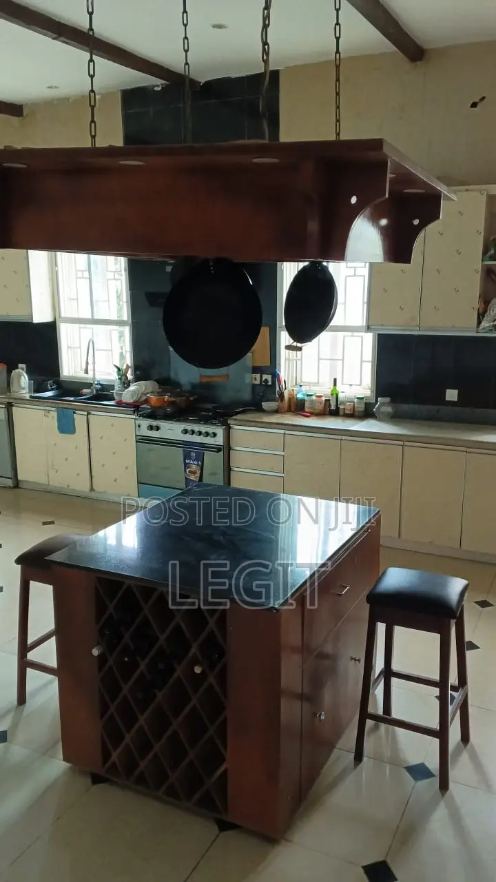 Furnished 7bdrm Mansion in Maitama for sale