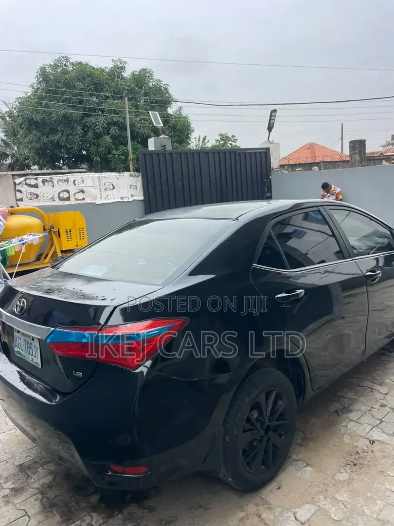Toyota Corolla 2018 Black