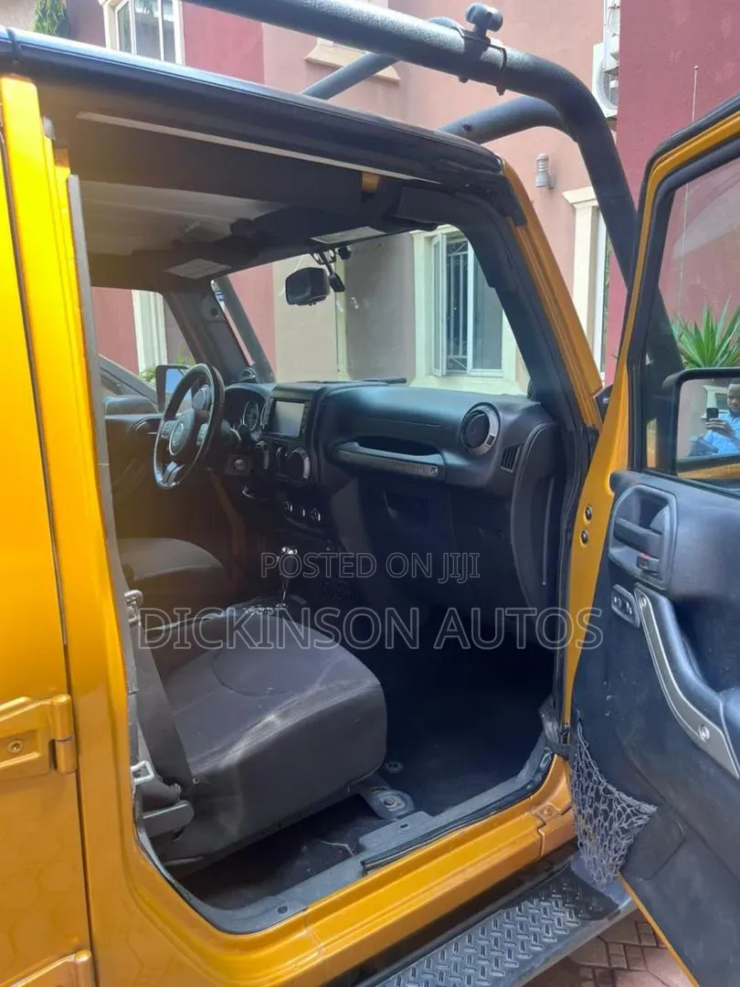 Jeep Wrangler 2015 Orange