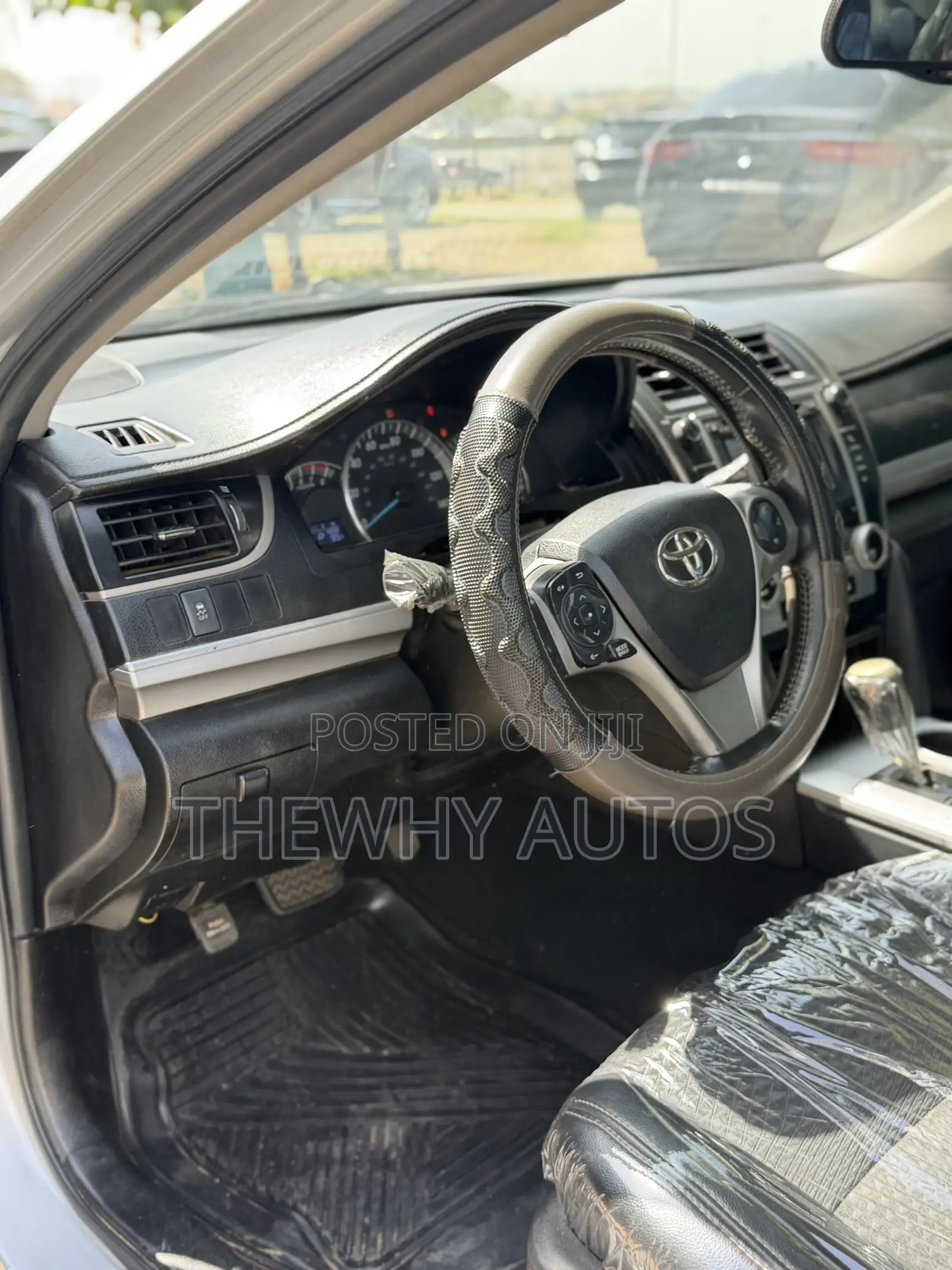 Toyota Camry SE 4dr Sedan (2.5L 4cyl 6A) 2014 Silver