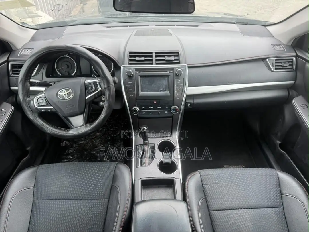 Toyota Camry SE 4dr Sedan (2.5L 4cyl 6A) 2016 Black
