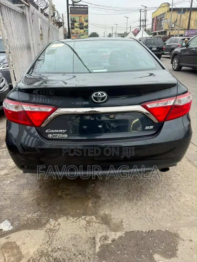 Toyota Camry SE 4dr Sedan (2.5L 4cyl 6A) 2016 Black