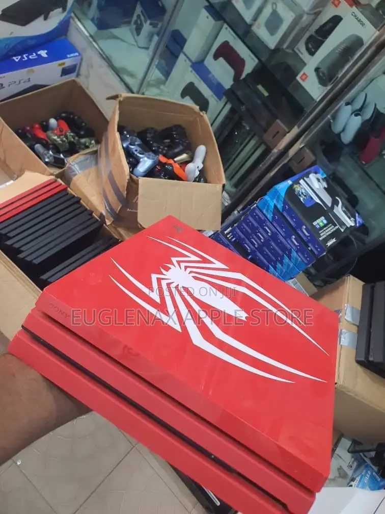 Uk Used PS4 Pro 1TB 2 Pad and Games