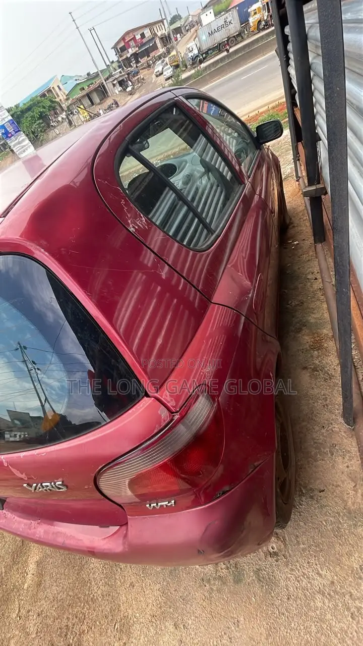 Toyota Yaris 1.4 2002 Red