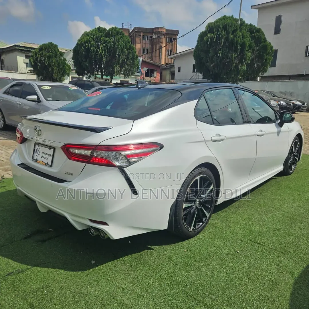 Toyota Camry XSE V6 (3.5L V6 8A) 2019 White
