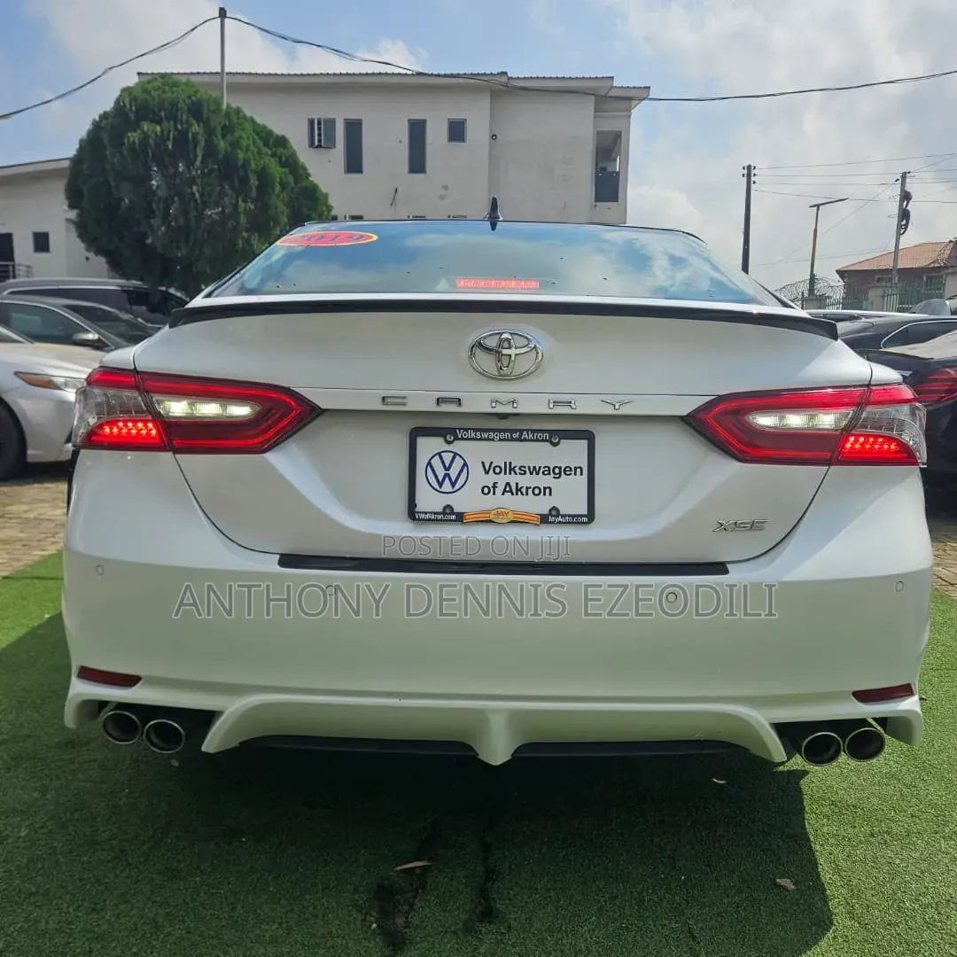 Toyota Camry XSE V6 (3.5L V6 8A) 2019 White
