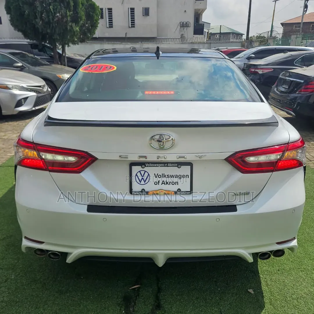 Toyota Camry XSE V6 (3.5L V6 8A) 2019 White