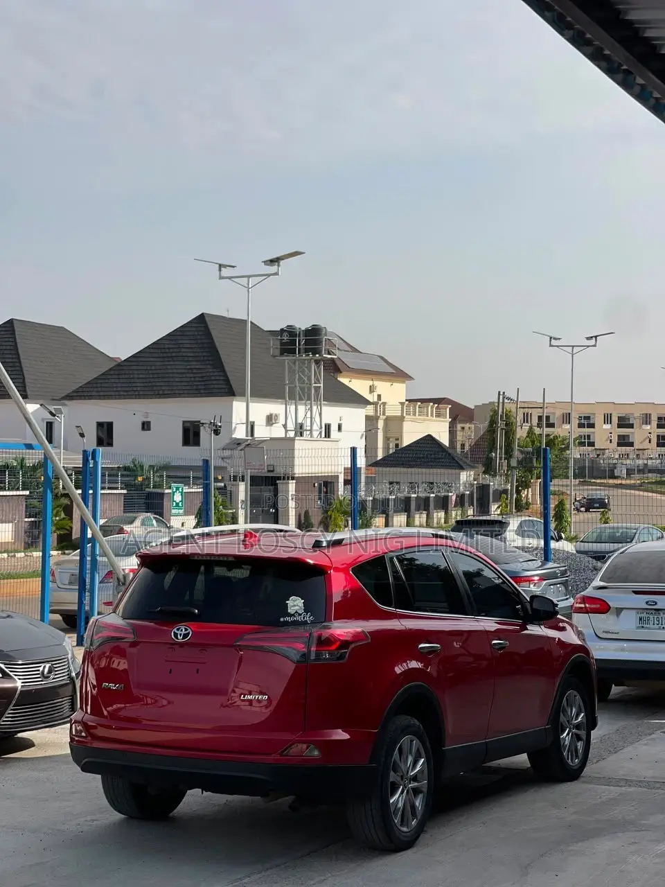 Toyota RAV4 Platinum FWD (2.5L 4cyl 6A) 2017 Red