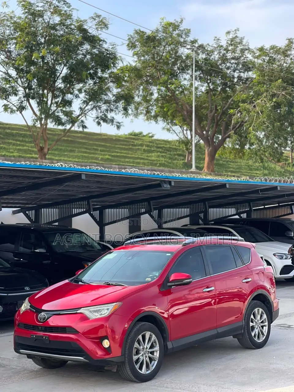 Toyota RAV4 Platinum FWD (2.5L 4cyl 6A) 2017 Red