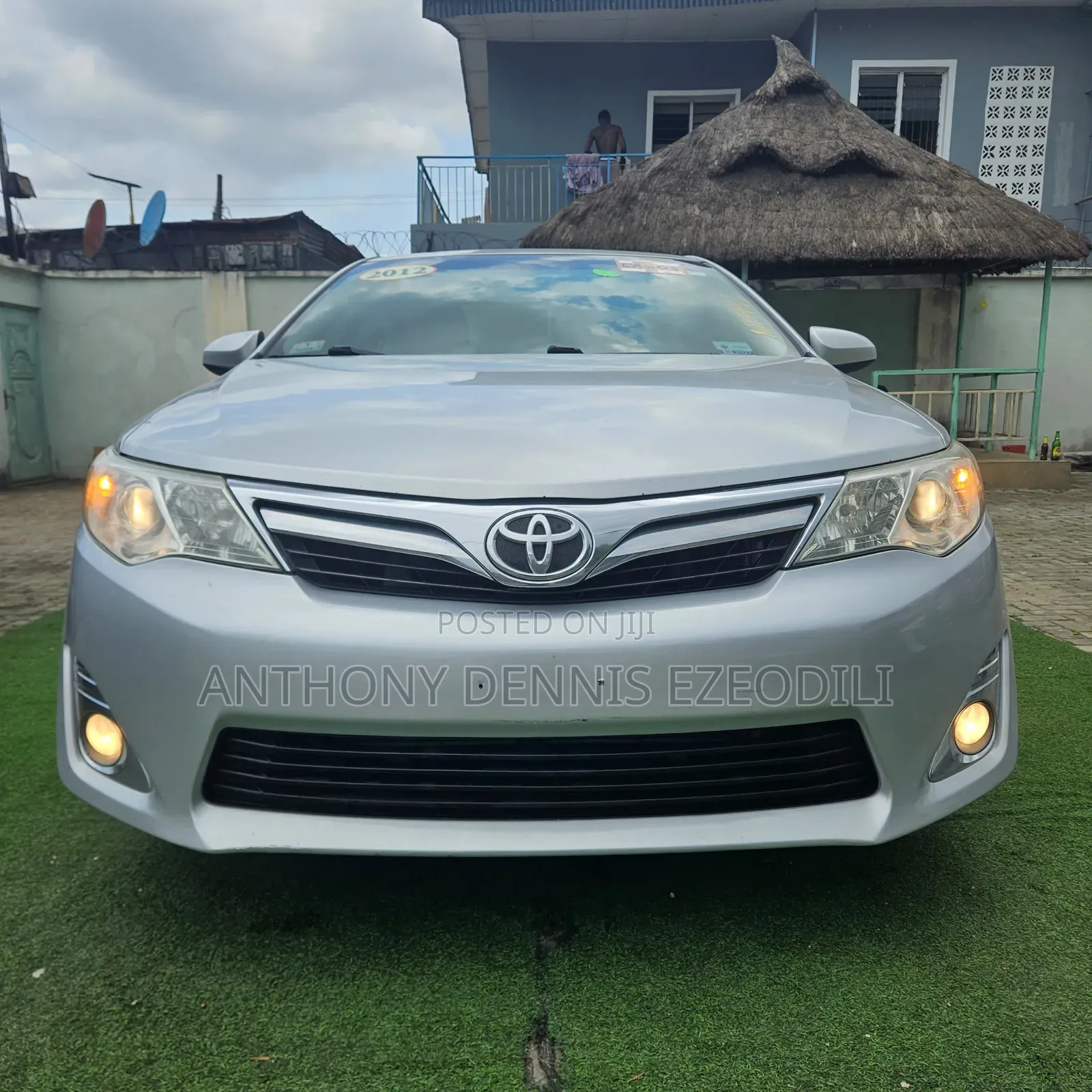Toyota Camry XLE 4dr Sedan (2.5L 4cyl 6A) 2012 Silver