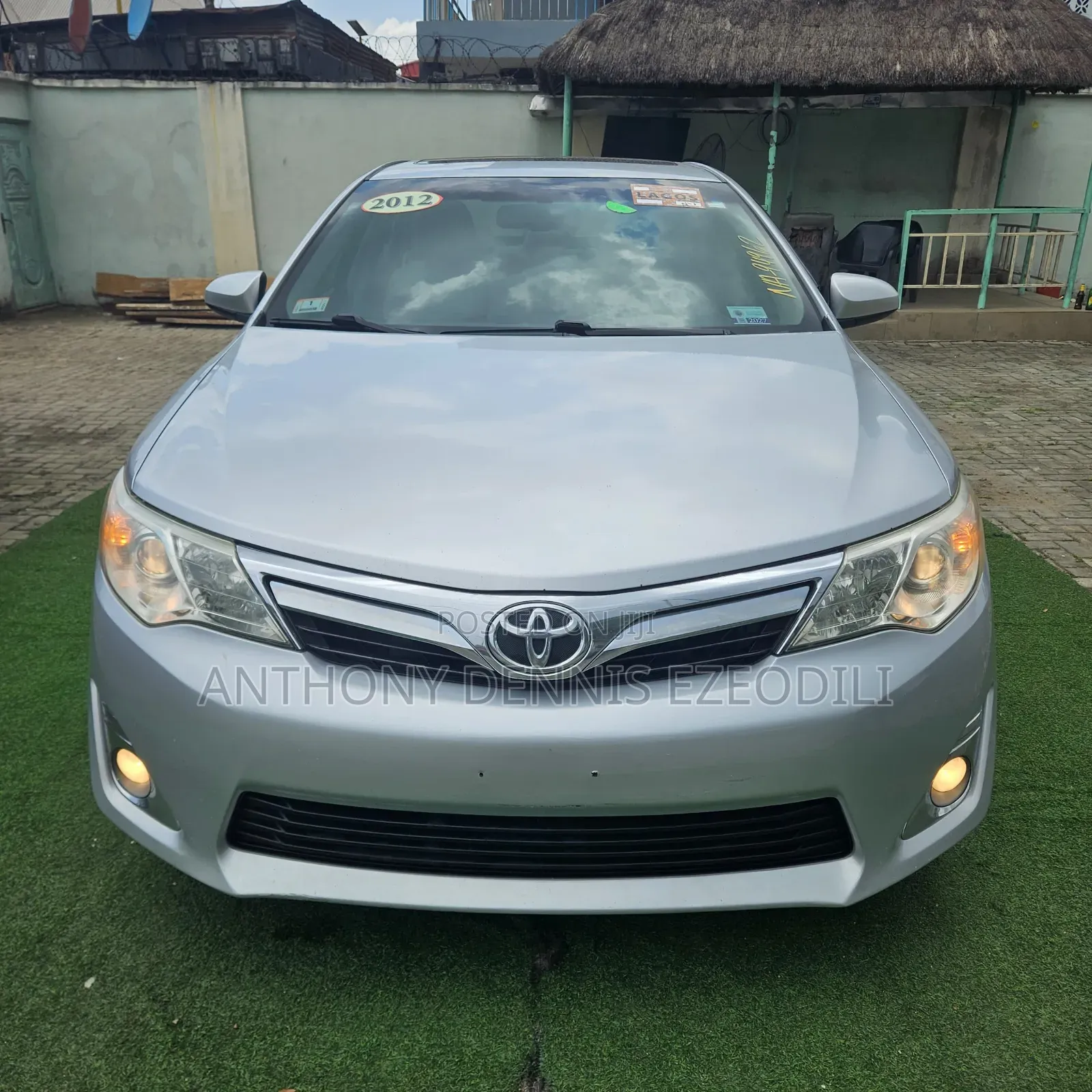 Toyota Camry XLE 4dr Sedan (2.5L 4cyl 6A) 2012 Silver