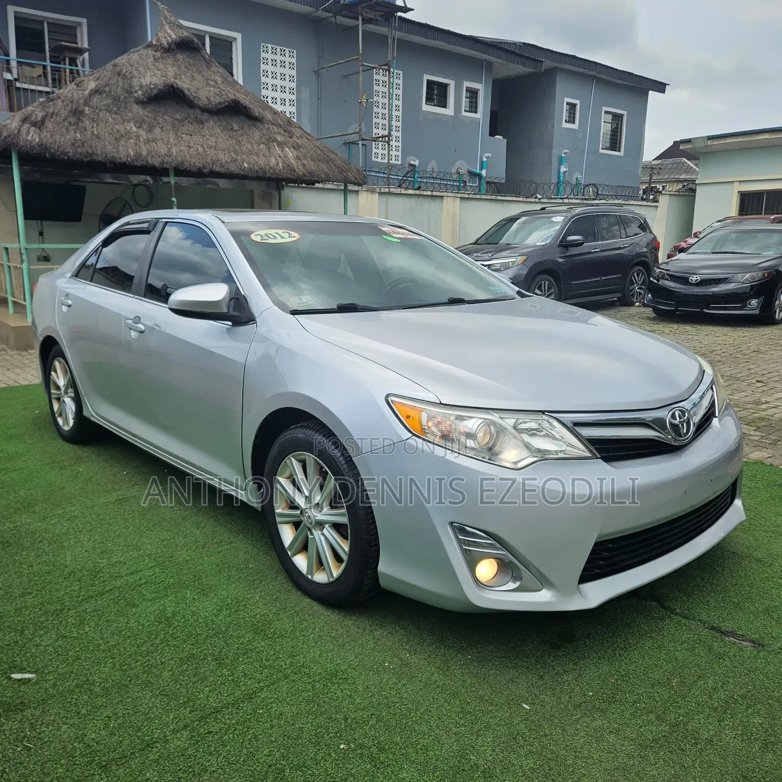 Toyota Camry XLE 4dr Sedan (2.5L 4cyl 6A) 2012 Silver