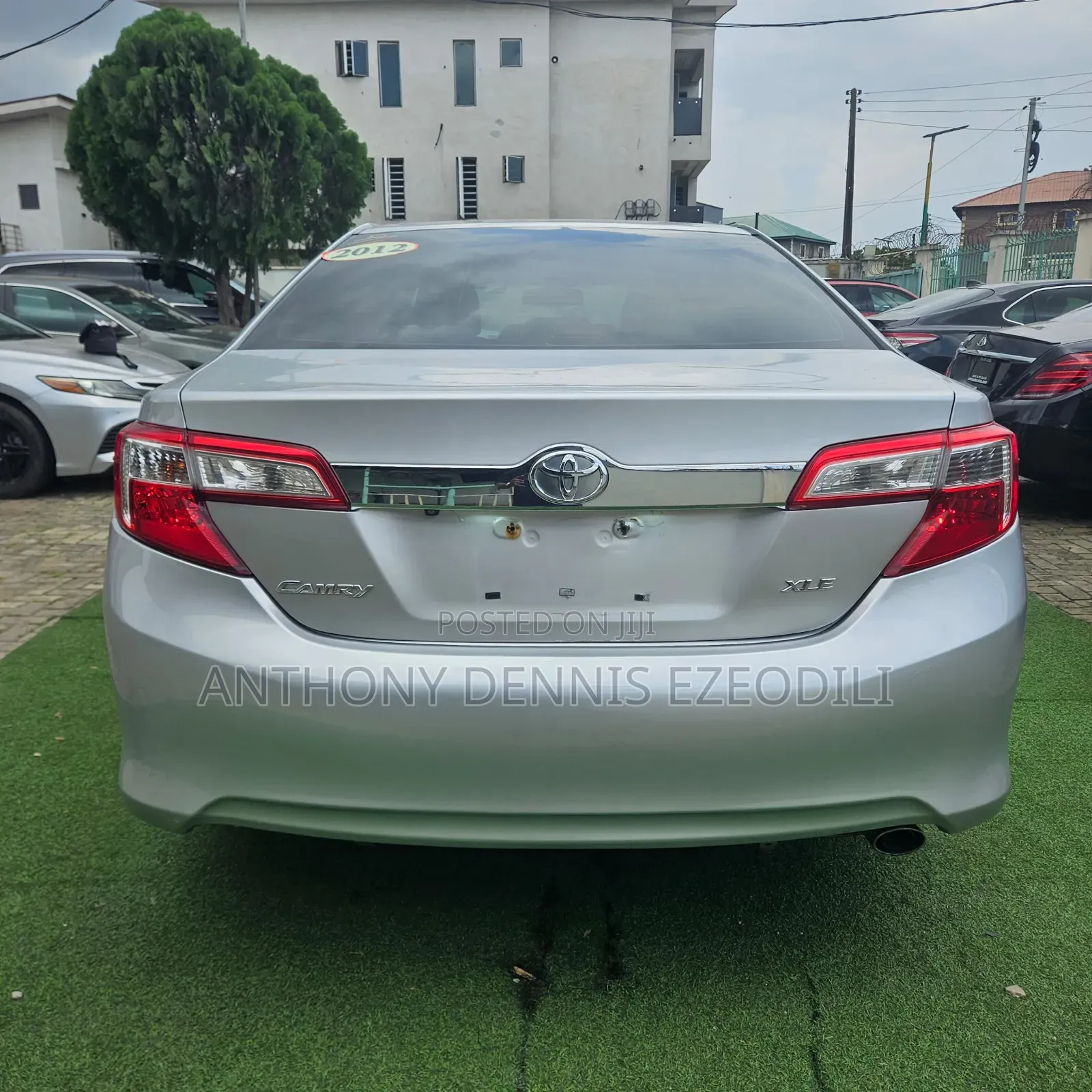Toyota Camry XLE 4dr Sedan (2.5L 4cyl 6A) 2012 Silver