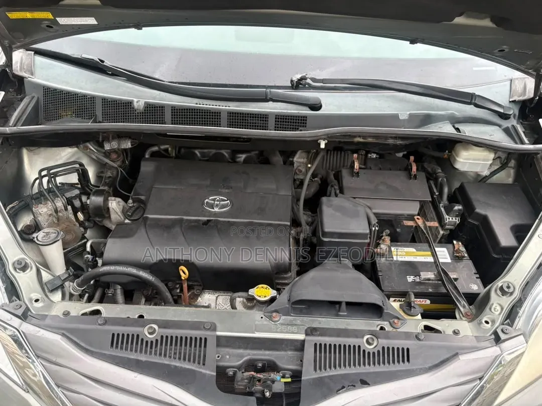 Toyota Sienna XLE 7 Passenger 2011 Gray