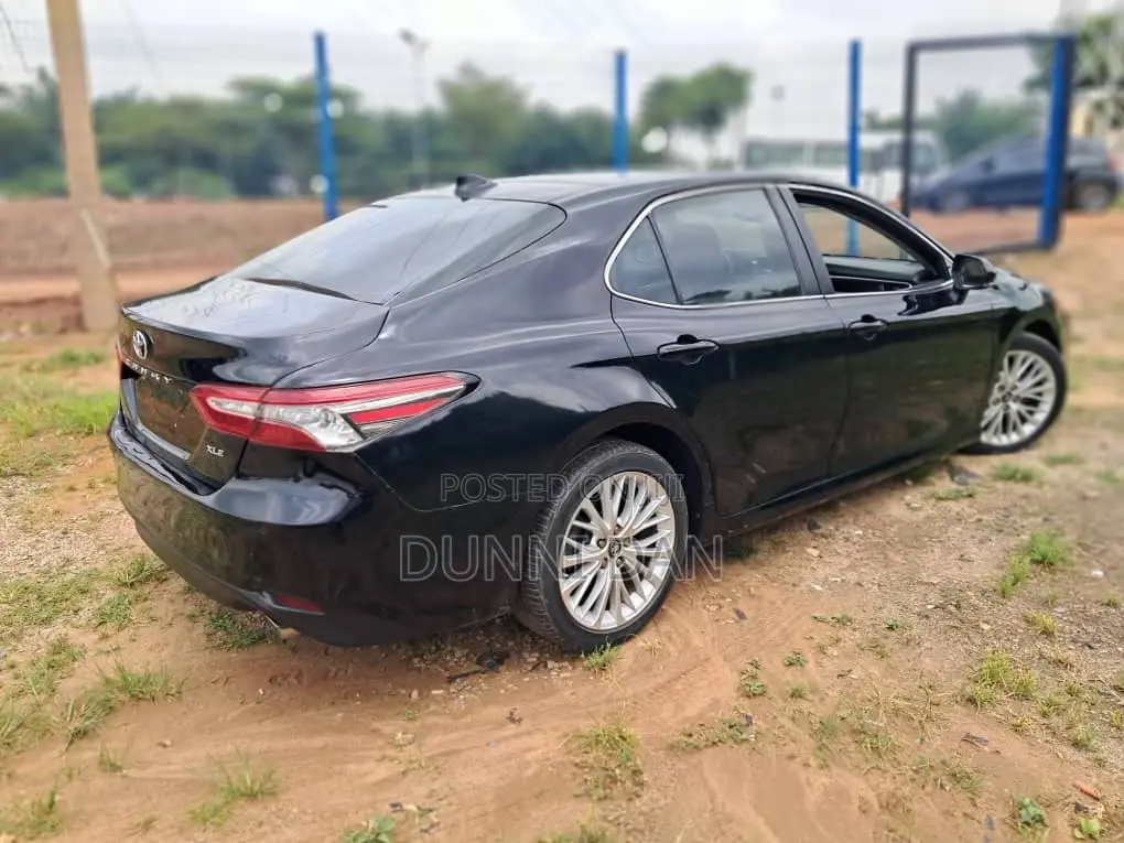 Toyota Camry XSE FWD (2.5L 4cyl 8AM) 2018 Black