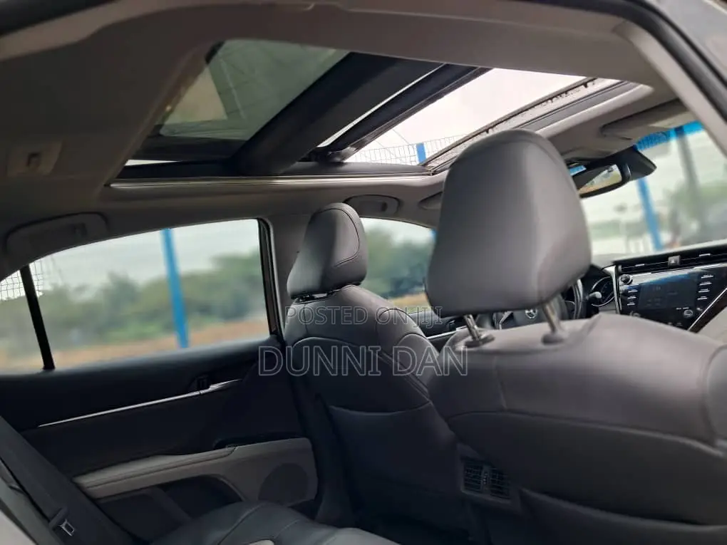 Toyota Camry XSE FWD (2.5L 4cyl 8AM) 2018 Black