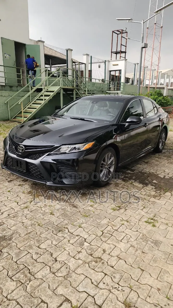 Toyota Camry SE FWD 2020 Black