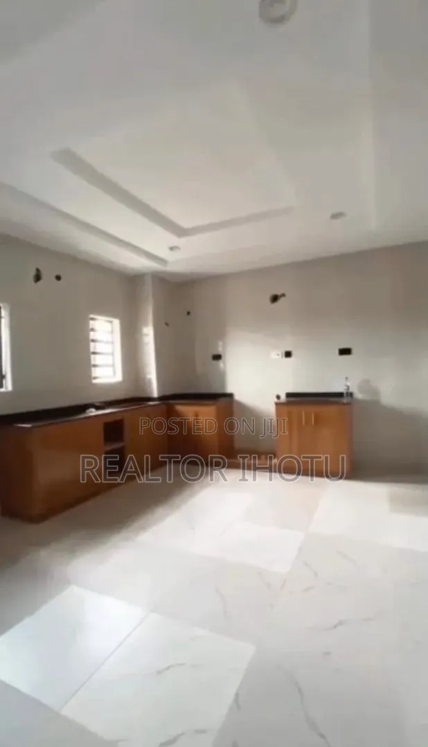 4bdrm Duplex in Gaduwa for sale