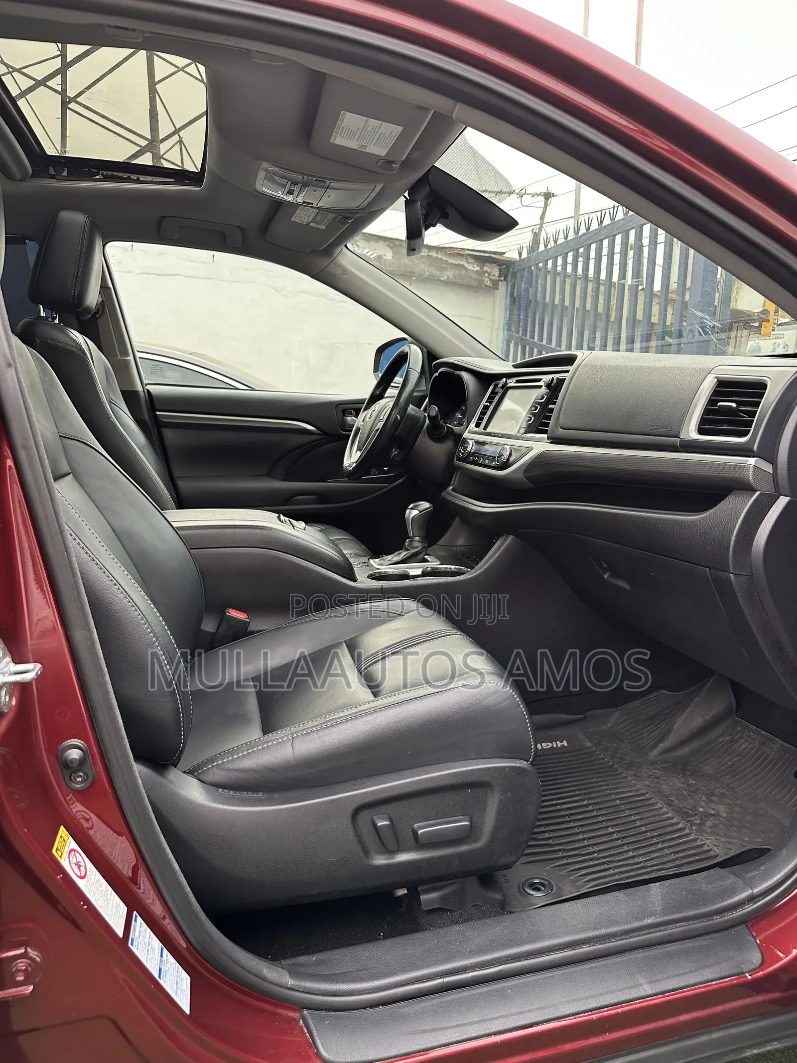 Toyota Highlander SE 4x4 V6 (3.5L 6cyl 8A) 2017 Red