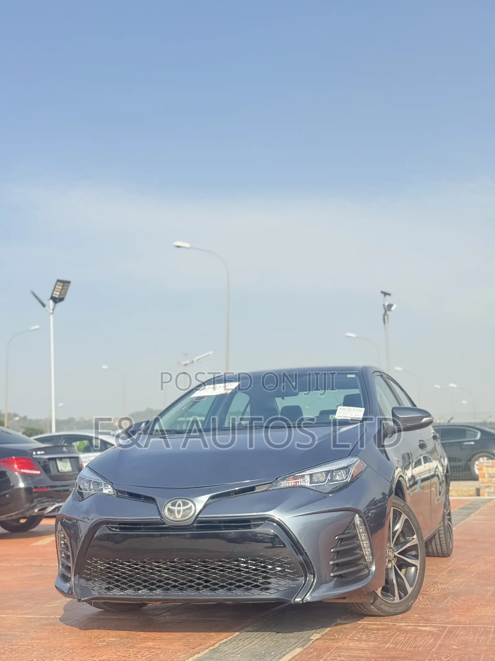 Toyota Corolla SE (1.8L 4cyl 6M) 2019 Gray