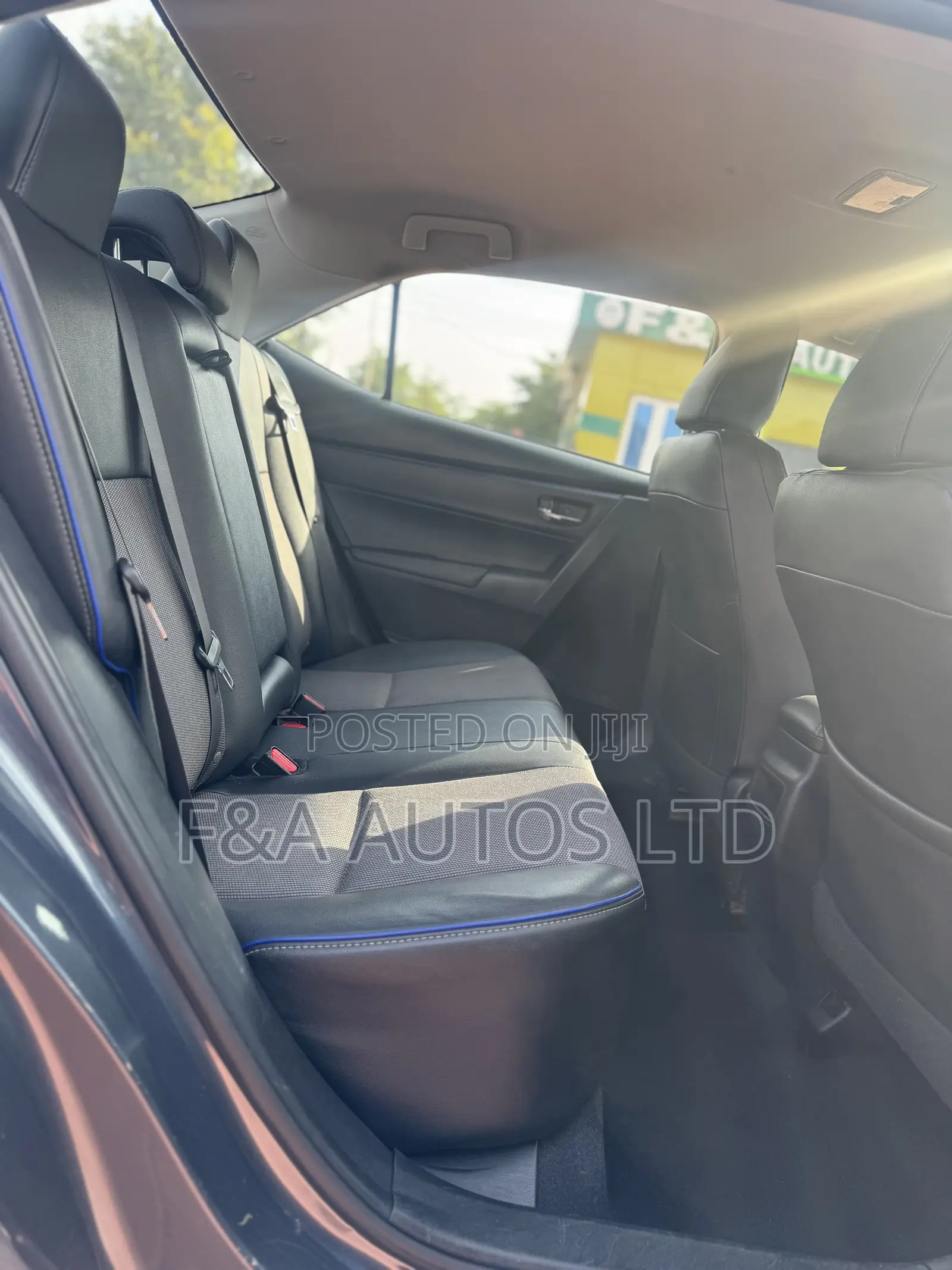 Toyota Corolla SE (1.8L 4cyl 6M) 2019 Gray