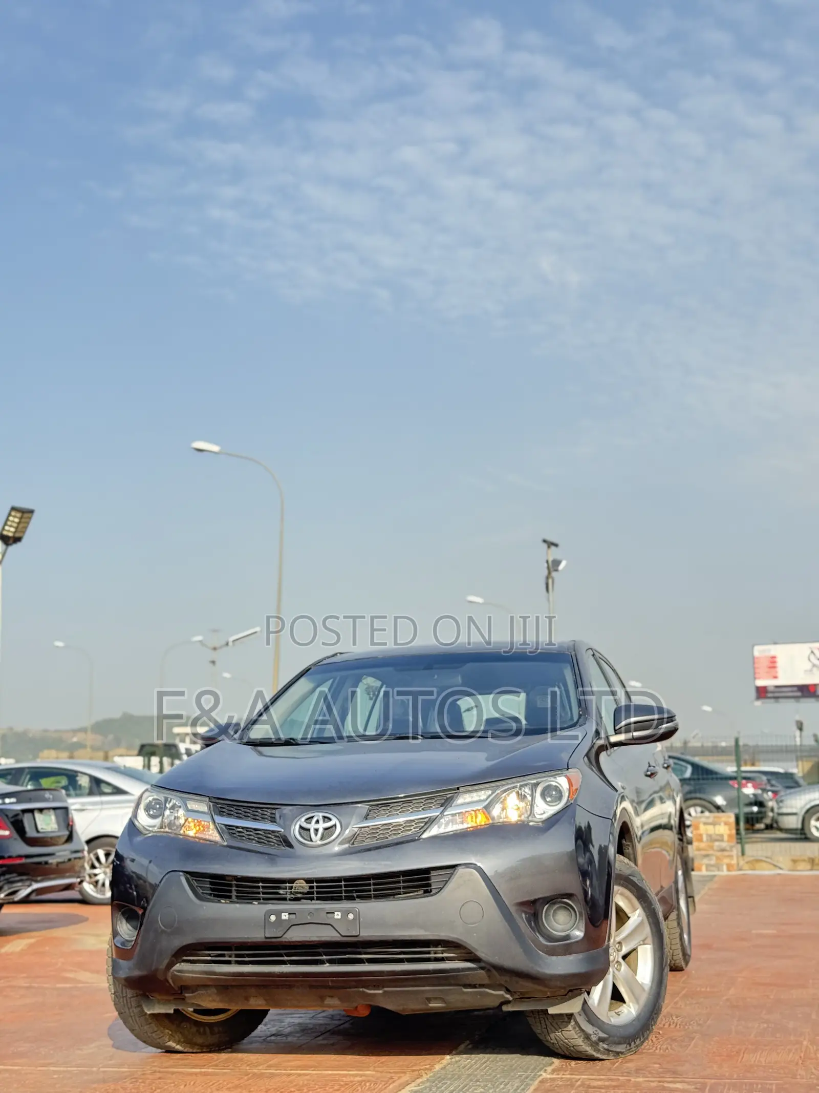 Toyota Highlander LE 4dr SUV AWD (3.5L 6cyl 6A) 2015 Gray