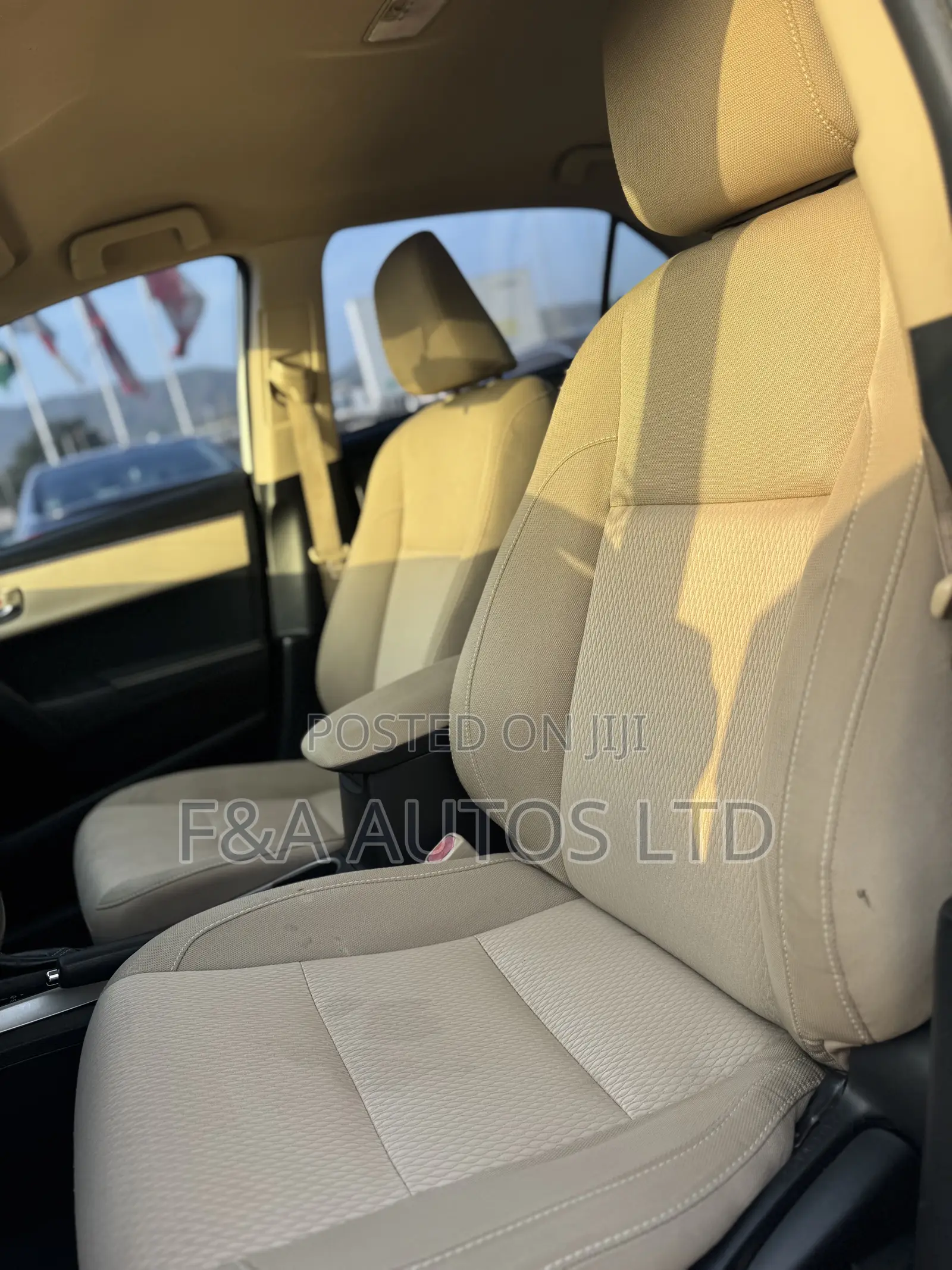 Toyota Corolla LE 4dr Sedan (1.8L 4cyl CVT) 2016 White
