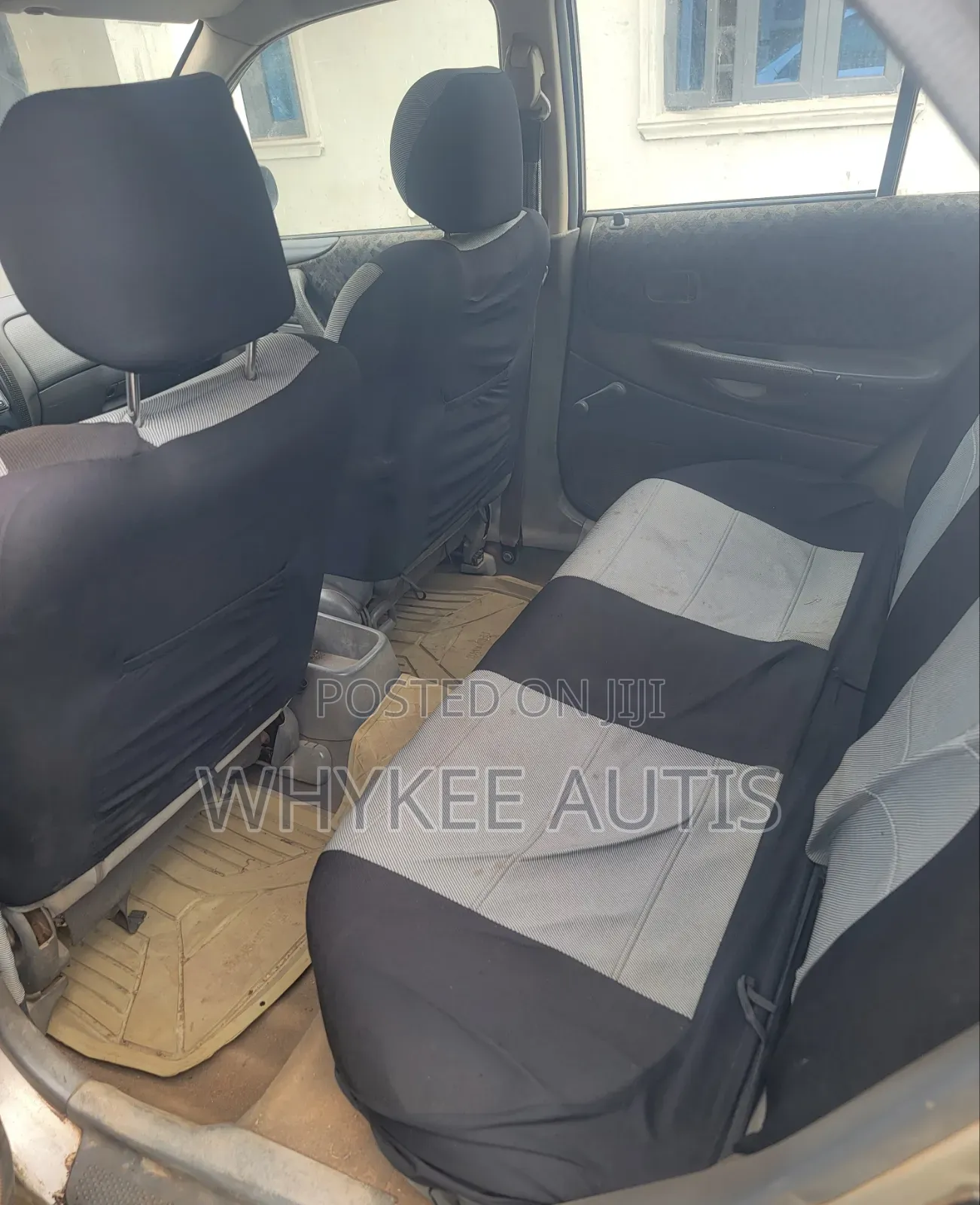 Mazda 323 2.0 2001 Gold