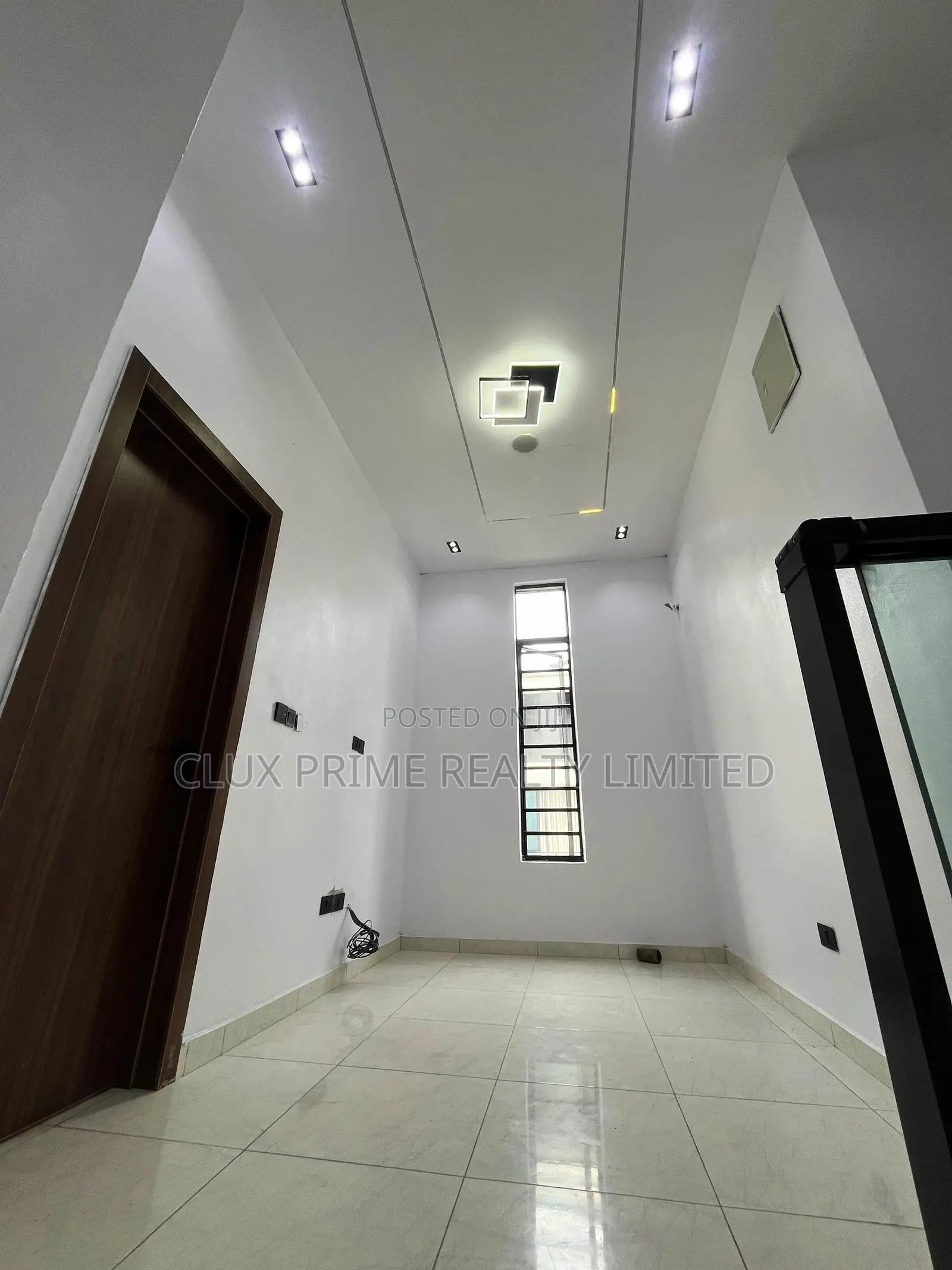 4bdrm Duplex in Ikota for sale