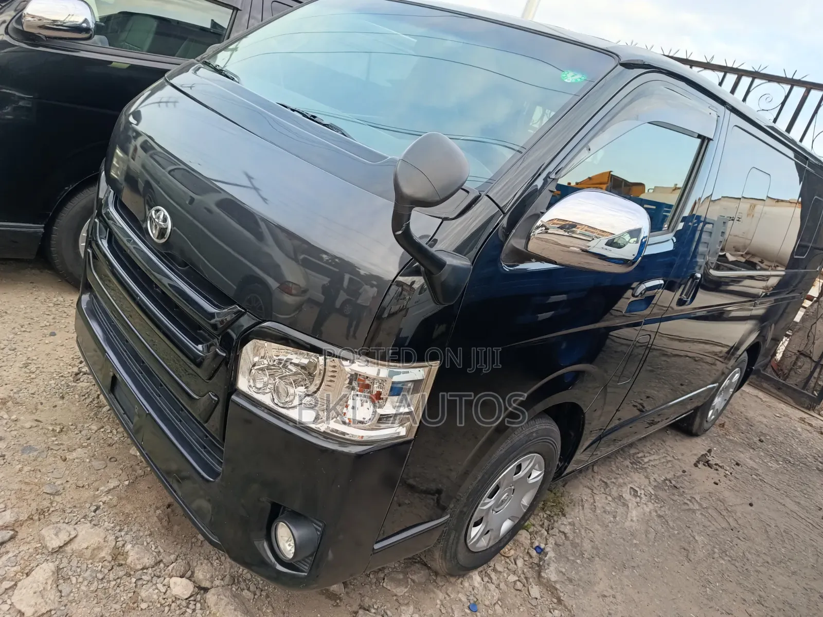 Toyota HiAce 2015 Black
