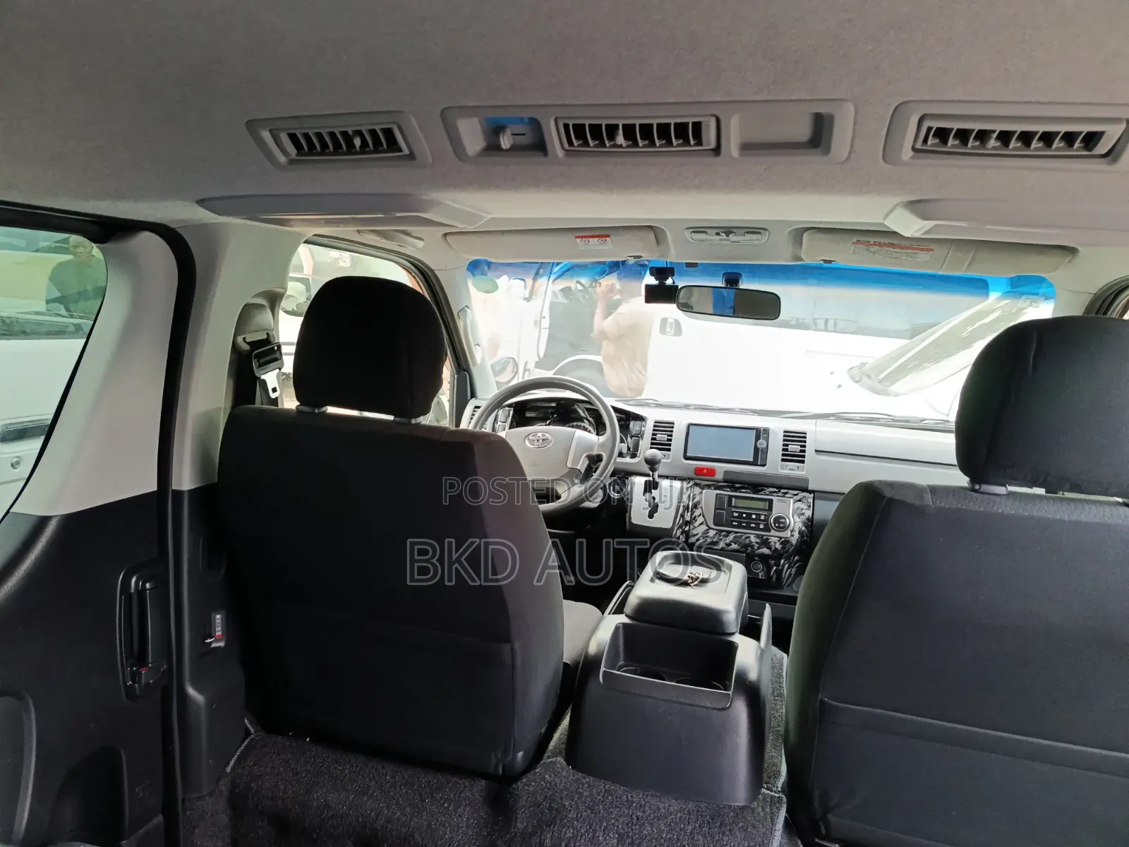 Toyota HiAce 2015 Black