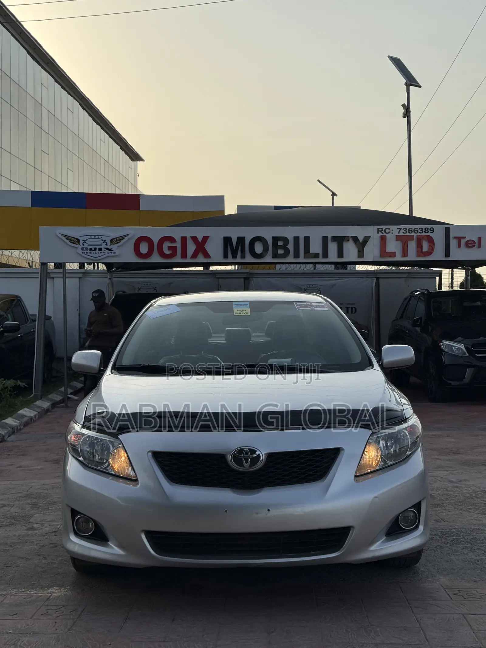 Toyota Corolla LE 4dr Sedan (1.8L 4cyl 4A) 2010 Silver