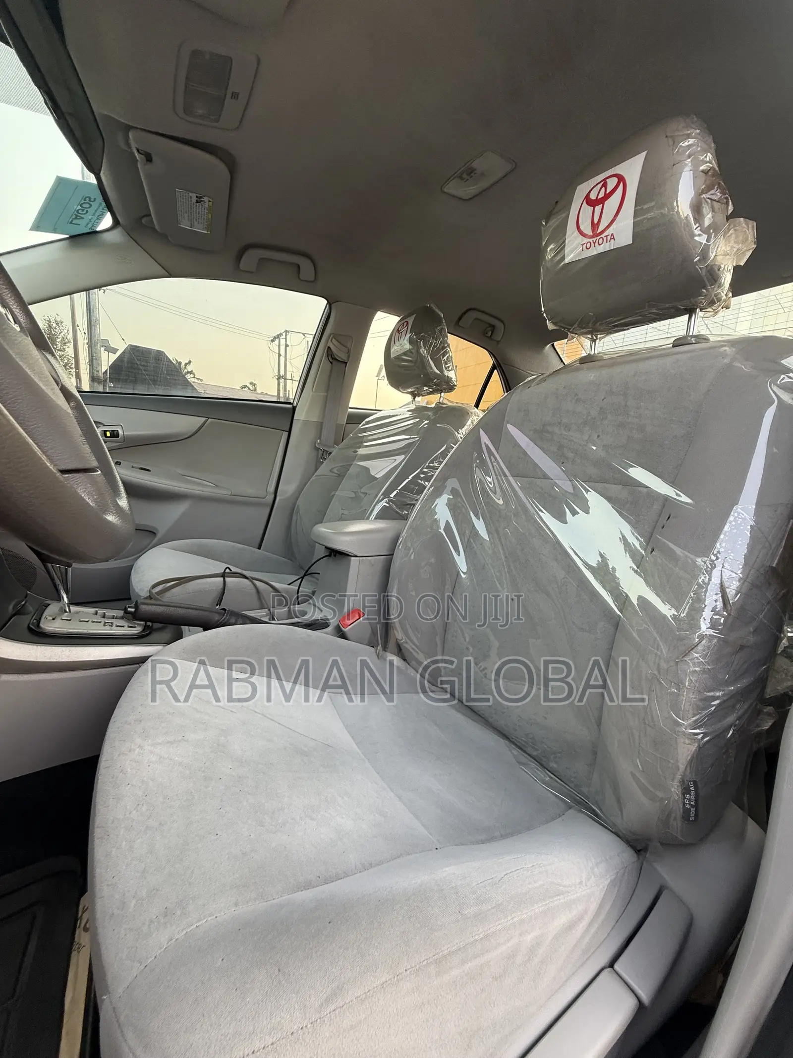 Toyota Corolla LE 4dr Sedan (1.8L 4cyl 4A) 2010 Silver