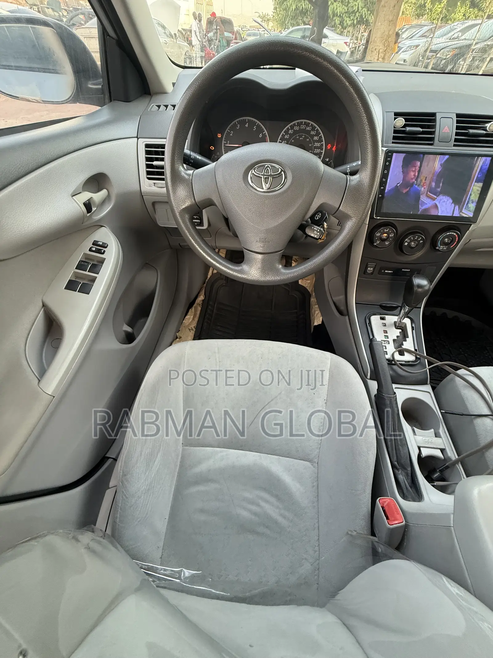 Toyota Corolla LE 4dr Sedan (1.8L 4cyl 4A) 2010 Silver