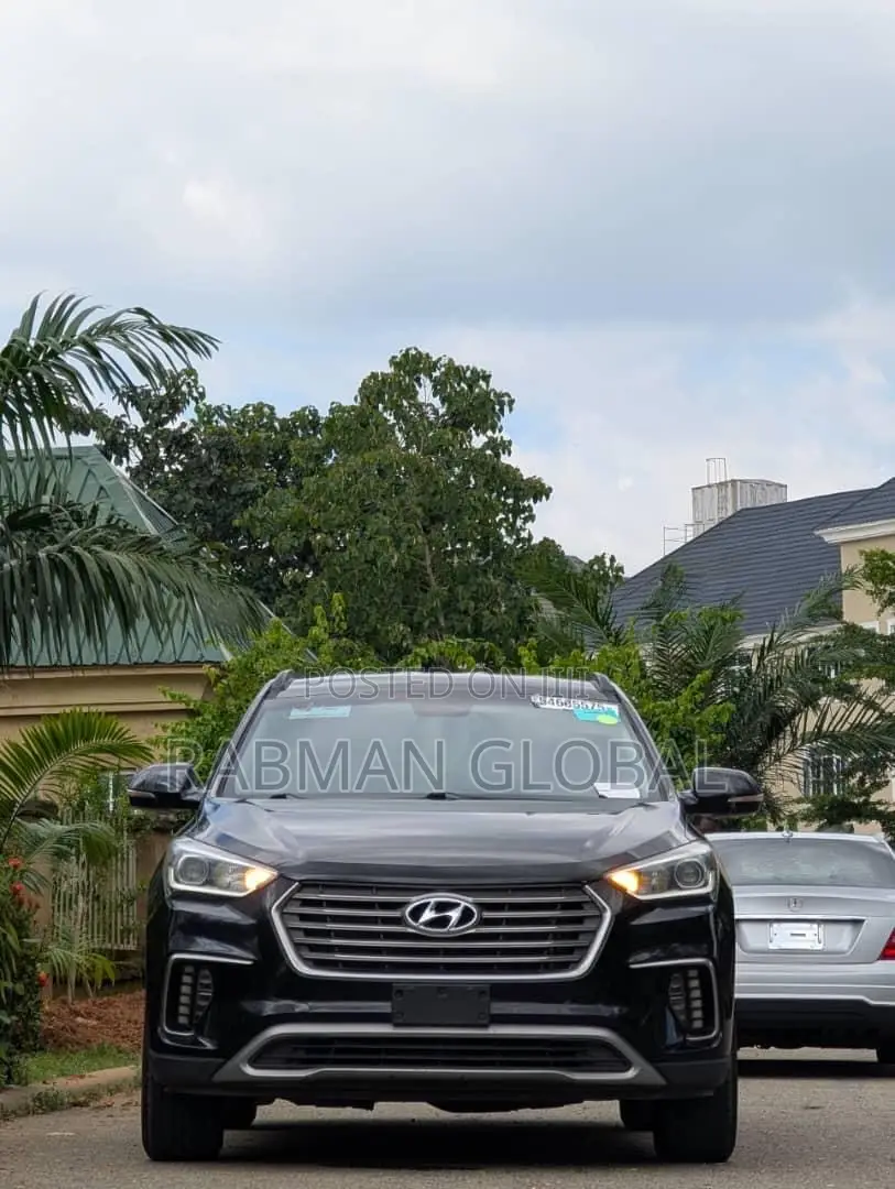 Hyundai Santa Fe 2018 Gray