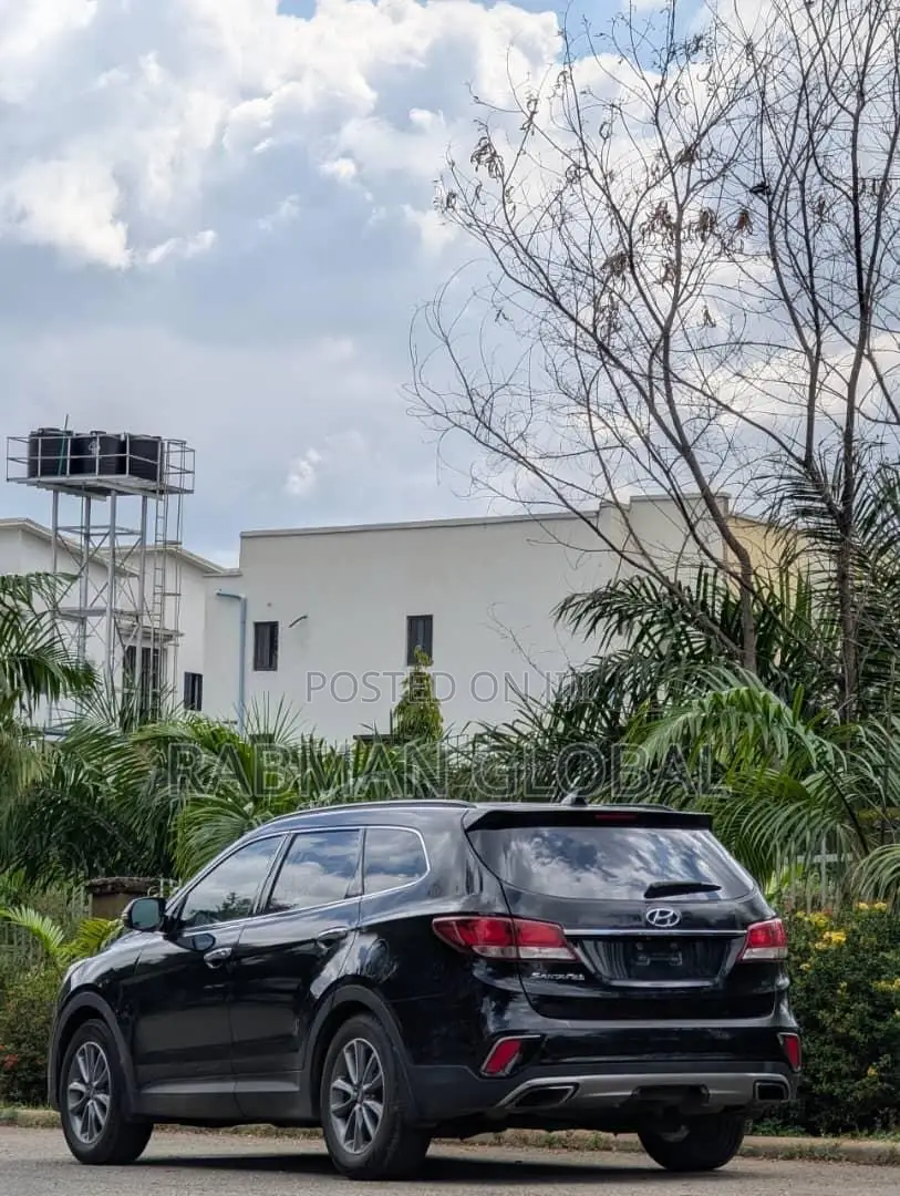 Hyundai Santa Fe 2018 Gray