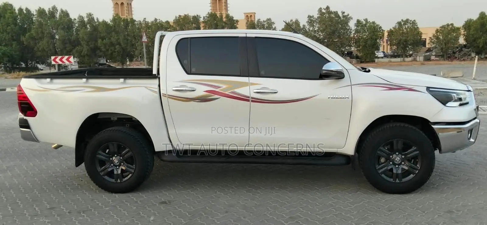 Toyota Hilux 2024 White
