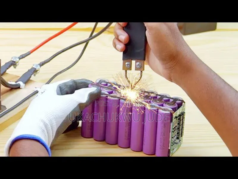 18650 Lithium Ion Batteries Assembling Training